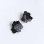 刺繍とビーズのピアス / イヤリング    BK