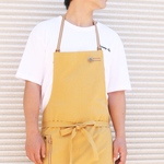 メンズも✨裏面に防水加工布地のついたカフェ エプロン　男女兼用　シンプル　無地　ブラック　黒