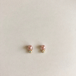 ピンクパールとオーロラストーンのピアス