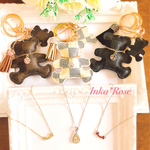 risa様専用ページ💎✨スワロフスキー✨ダブルbearバッグチャーム👜✨&マイクロミニTスマイルネックレス✨&ティアドロップネックレス✨グルーデコ
