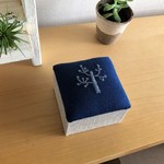 NEW北欧柄刺繍シリーズ  B〈木②〉インテリアボックス（小物入れ）【受注制作】