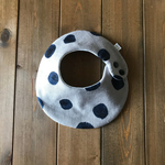 《完成品》まんまるスタイ グレー×ネイビードット ￥1300