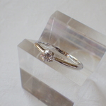 普段使い出来る婚約指輪　Pt900　６本爪ダイヤリング　約０．１ct