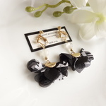 black flower タッセル イヤリング/ピアス