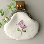  花の刺繍 がま口財布  紫陽花   コットンパール付き♪       