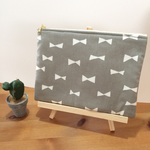 フラットポーチ 大 15×20 グレー リボン柄 