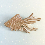 金魚(金)のブローチ