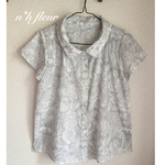 大人可愛いリバティ*August Rose*のシャツカラーブラウス  半袖