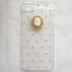 カメオとパールのiPhoneケース(white)