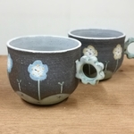 花形ハンドルのマグカップ