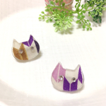 [イヤリングOK]和柄猫ピアス[矢羽/紫]