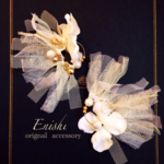 ヒラリふわり イヤリングorピアス