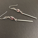 再再…販❗️スワロフスキーシャネルストーン✖️シルバーメタルスティックピアス／イヤリング