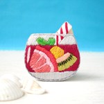 サングリアの刺繍ブローチ