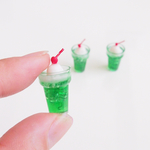 【クリームソーダ】緑がキレイなミニチュアドリンク［特集掲載］
