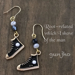 夏★シンプルスニーカーピアス