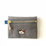 刺繍 ミニミニフラットピルポーチ くせの強い三毛猫 ニャー