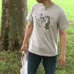猫とカエルのTシャツ「しっぽ」（ベージュグレー）男女兼用【受注生産・送料無料】