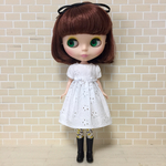 カットワーク刺繍ワンピース