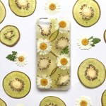 43.キウイとお花 の スマホケース
