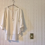 小花刺繍コットンのロールアップブラウス