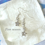 [再々販] シルバー アシンメトリー星のピアス☆イヤリング 