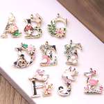 送料無料♡人気No1♥︎再再再..販♡メルヘン森の動物♡イニシャルチャーム 2個
