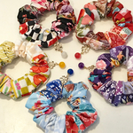 和柄＆桜とレジン玉チャームのシュシュ