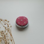 【再販】こぎん刺しのピルケース(アクセサリーケース）ミラー付き・サークルM・赤