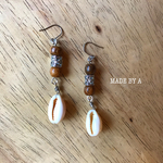 プルメリアビーズ×カウリーシェル×ナチュラルウッド・サージカルステンレスピアス