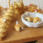 "Hedgehog Bakery"★二色クリームのコルネ★