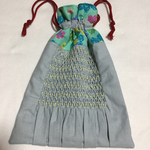 スモッキング刺繍の やや大きめの巾着♪