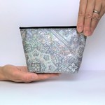 帯から作ったポーチ 中♪シルバー系ゴージャス♪帯リメイク
