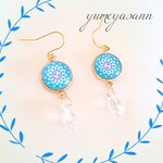 雫がゆれる 万華鏡みたいなピアス&イヤリング(チェコガラス、ドロップ、ステンドグラス、幾何学、結晶、サイケ、雪)  