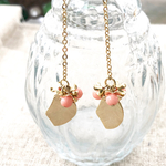 珊瑚の花の揺れるピアス
