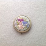 【再販】リネンと刺繍のビオラと小花のコンパクトミラー