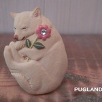 陽だまり白柴ブローチ（小）「ピンク花」