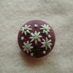 五花の刺繍（パープル）ブローチ