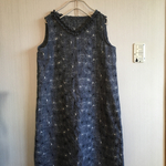  コットンダンガリー刺繍レースのVネックノースリーブワンピース