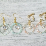 パステルカラーのシェルのピアス／イヤリング