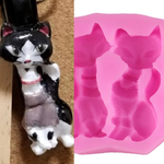 210.人気再入荷【中】猫/双子/穴開き★シリコンモールド