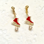 《再販》赤いスケート靴♡氷に見立てたクリスタルを添えて。【イヤリング or ピアス】
