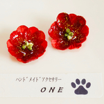 レジン 落ち着きのある赤ラメ入りフラワー イヤリング ピアス