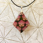 梅のペンダント　