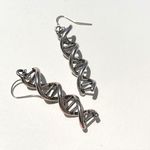 DNA・二重らせんピアス・イヤリング