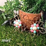 キャンディビーズのお花ピアス