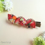 ヘアクリップ＊小粒いちごDeco