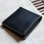 二つ折り財布　ネイビー　＜ Mサイズ＞　名入れ／ギフトラッピング可【ご注文順に生産させて致します】