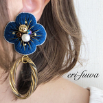 刺繍お花ピアス《Blue②》