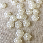 MC.563 ヴィンテージ  パールカラーのアクリルフラワー4個セット